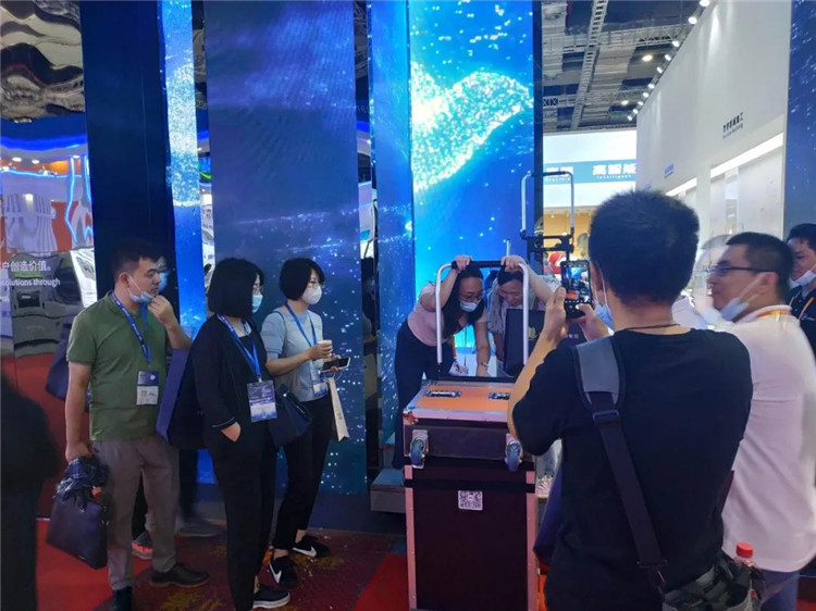 公司918博天堂上海工博会.jpg