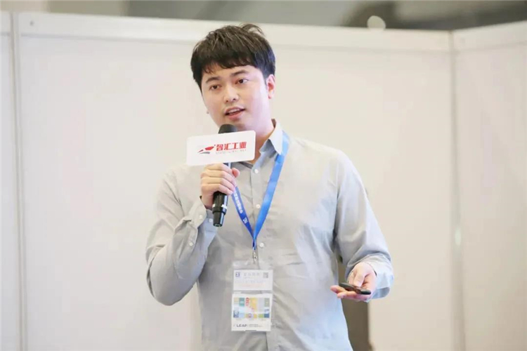 公司918博天堂代表发演出讲.jpg